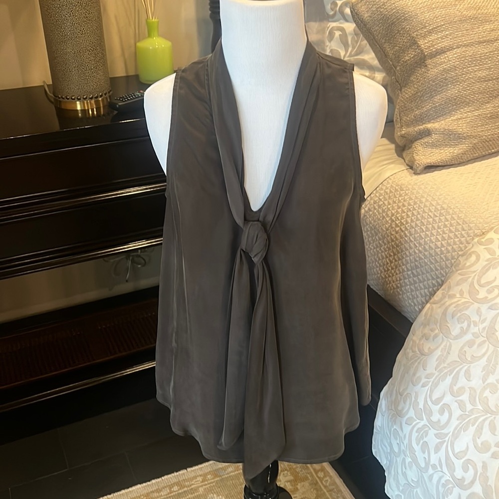 Beautiful Olive Green V-Neck Sleeveless Tie Top